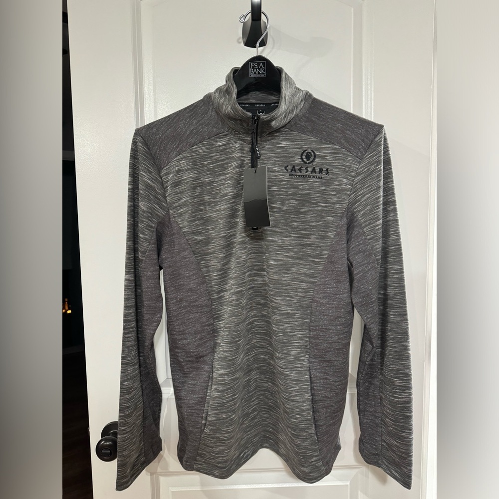 Men’s Long Sleeve Quarter Zip. Size: L.